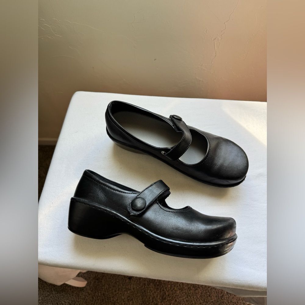 Klogs Bonaventure Leather Mary Jane Style Nursing Shoe Size 9.5